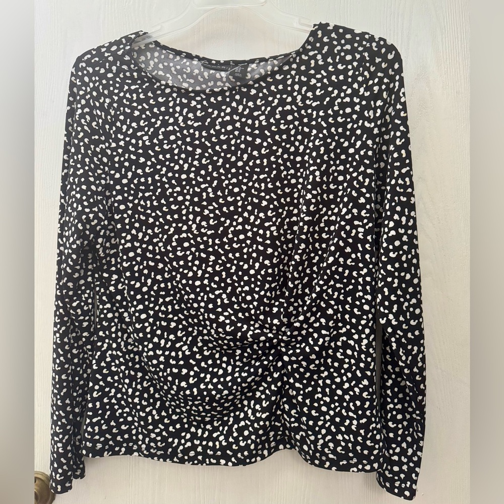 Tahari Black and White Ruched Long Sleeve Blouse